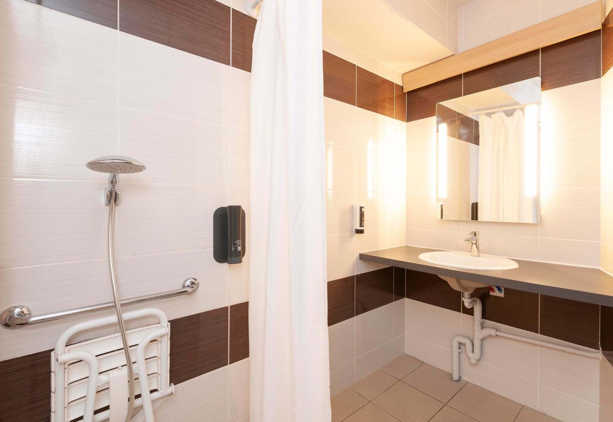 B&B Hotel Pau Zenith Eksteriør billede
